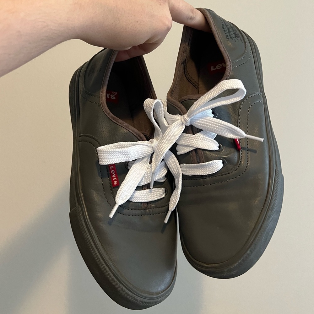 levi’s sneakers